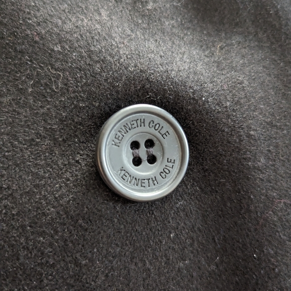 NWT Kenneth Cole Double-Breasted Bib Peacock - Black, size Medium - Picture 12 of 12